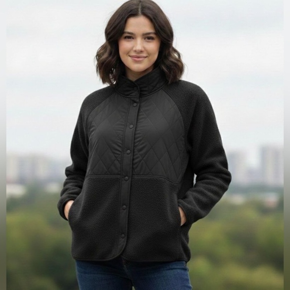🔥🔥🔥NWT Gapfit Women's Fleece Sherpa Jacket Black - Picture 1 of 4